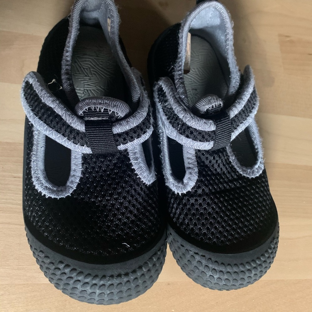 Toddler water shoes